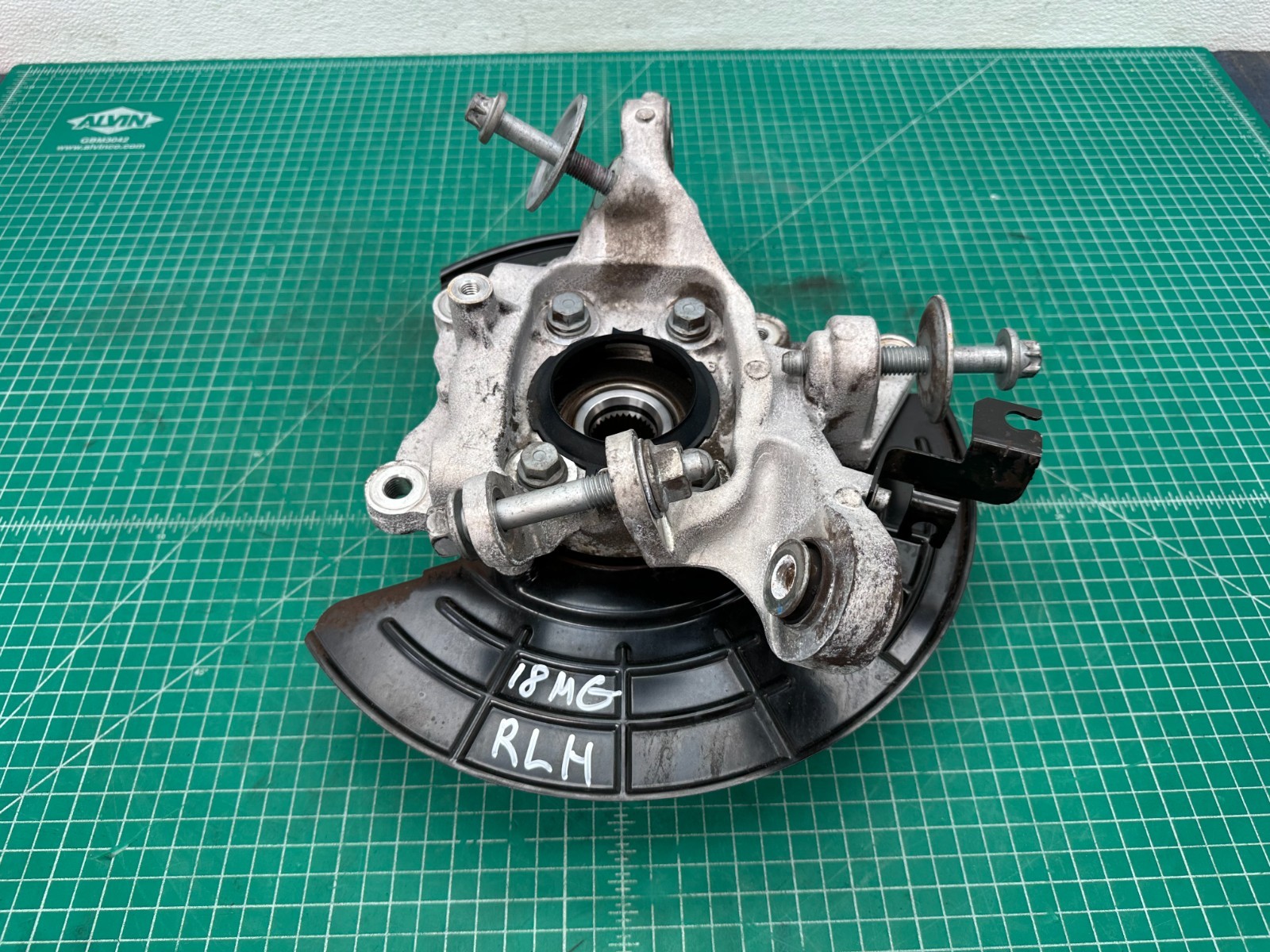 Maserati Ghibli 2017-2024 Rear Left Steering wheel hub