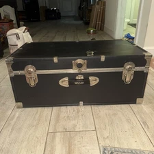 Vintage Black Seward Steamer Trunk IN VERY GOOD CONDITION, NO KEY, 30"x16"x12"