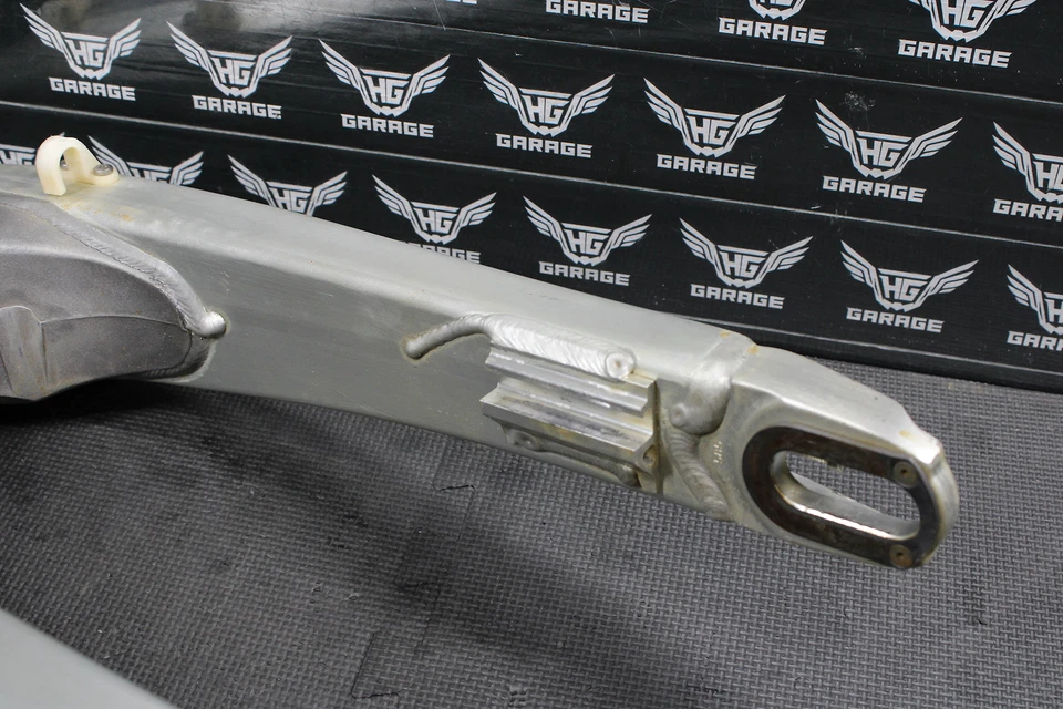 2006 YAMAHA YZ250F OEM SWINGARM SWING ARM SUSPENSION 1C3-22110-50-00 - Image 4 of 4