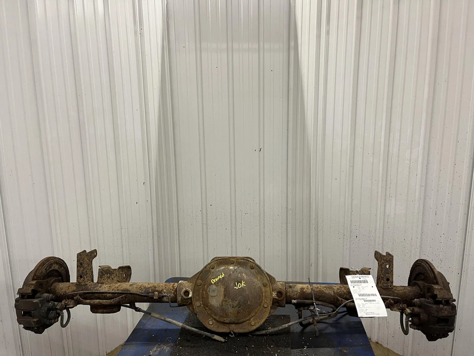 2005 JEEP LIBERTY 3.7 REAR AXLE 135540 MILES 3.73 RATIO CHRYSLER 8-1/4 - Image 4 of 4