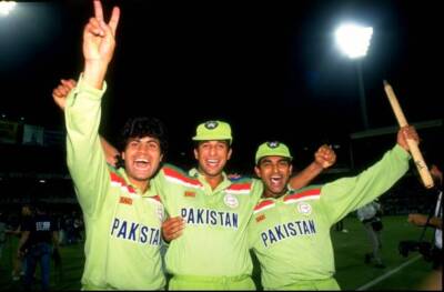 1992 Pakistan Cricket Team World Cup Win No 7 Old Photo