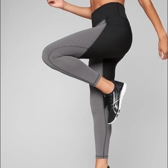 Athleta Sculptek Stealth Trucool 7/8 Leggings Black / Grey ~ Size