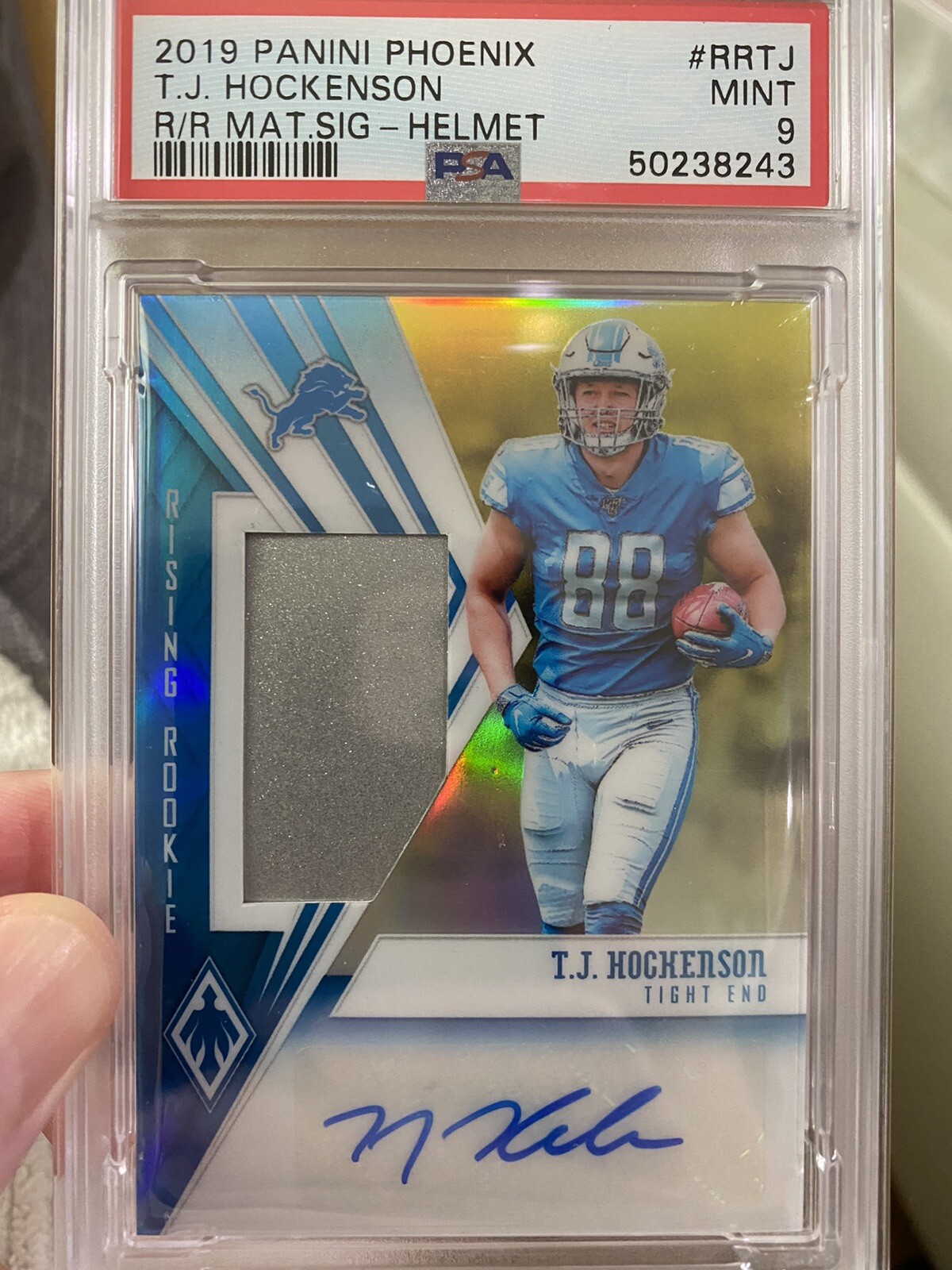 TJ Hockenson Panini Phoenix Rising Rookie Material Signature #RRTJ Helmet