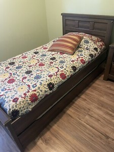 Juararo Twin Panel Bed with Trundle And 1 Storage Drawer