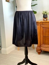 Vintage Vanity Fair Slip in Black size Medium, Vintage Dress Slip, Lingerie