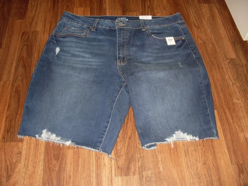 WOMENS TIME AND TRU HIGH RISE STRETCH BERMUDA DENIM JEANS SHORTS SIZE 18 NWT