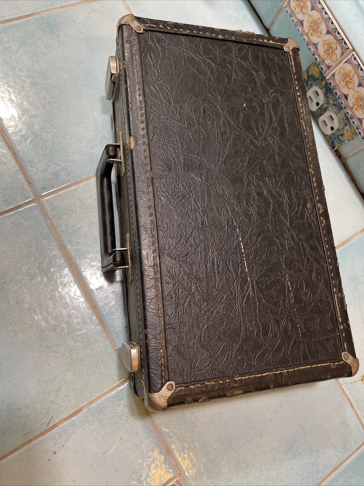 Vito Kenosha Wisconsin With Hard Case Noble Mouth Free