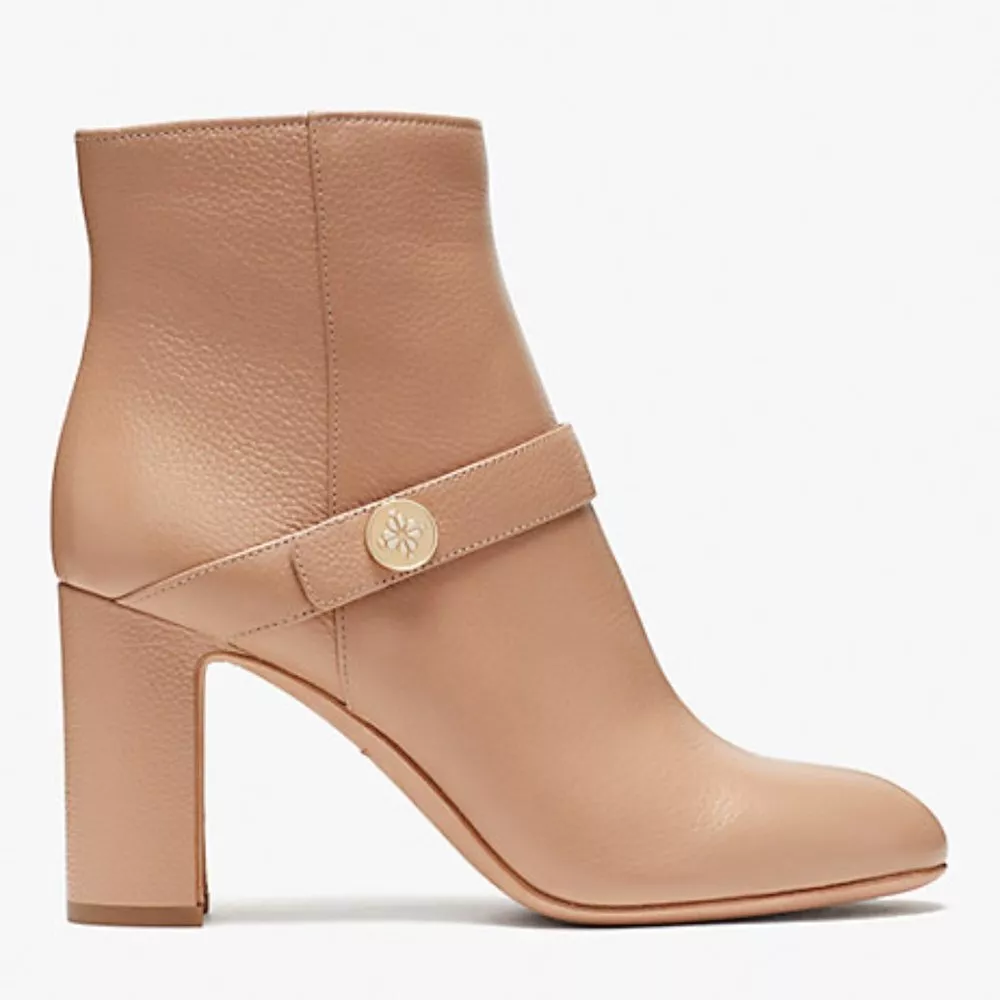 Light tan shop boots womens