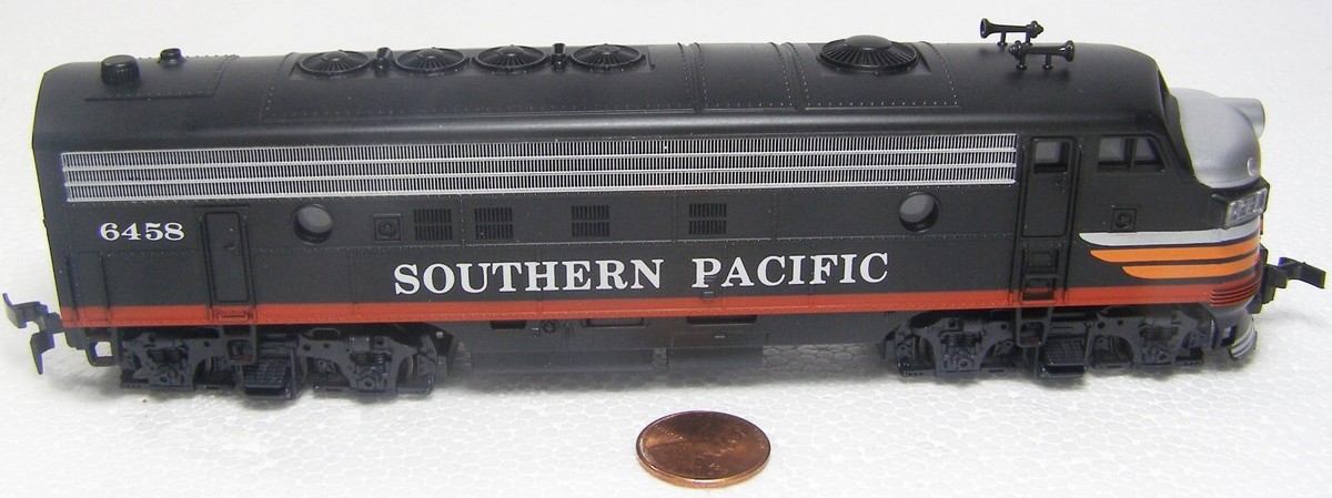 Atlas HO Scale Train Locomotive FP-7 Diesel No. 8315 S.P. Road No