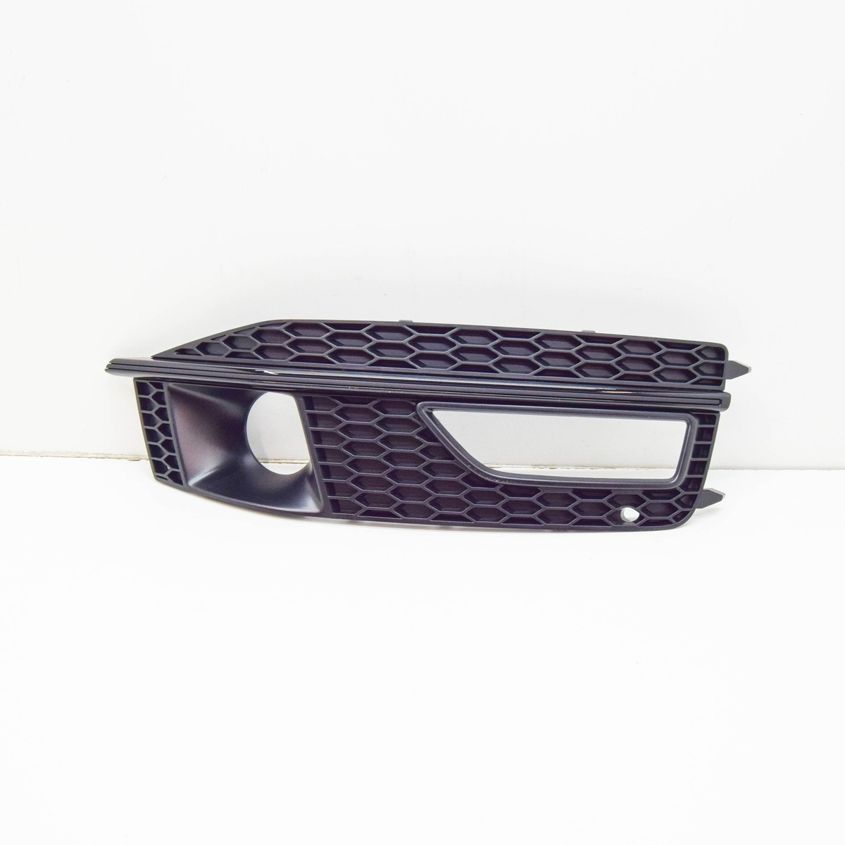 NEW AUDI A4 B8 FRONT RIGHT FOG LIGHT GRILLE 8K0807682NZDE