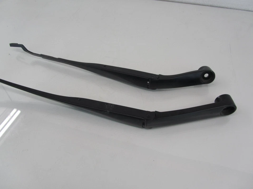 Brazos limpiaparabrisas delanteros izquierdo derecho 21 KIA FORTE 2,0 L AT FWD OEM Foto 3 de 3