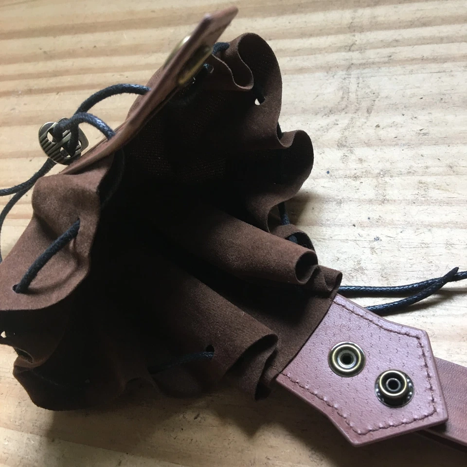 Bolsa para monedas estilo vikingo marrón imitación cuero con cordón con correa de hebilla de cinturón 5,5" H Foto 2 de 4