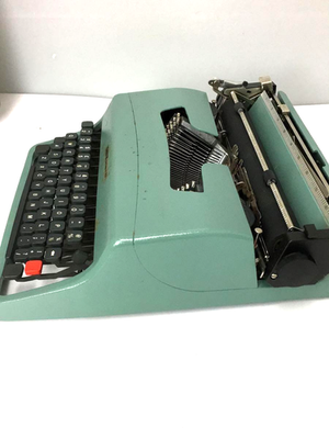 Olivetti Lettera 32 Typewriter with Gucci Logo Case Vintage Retro