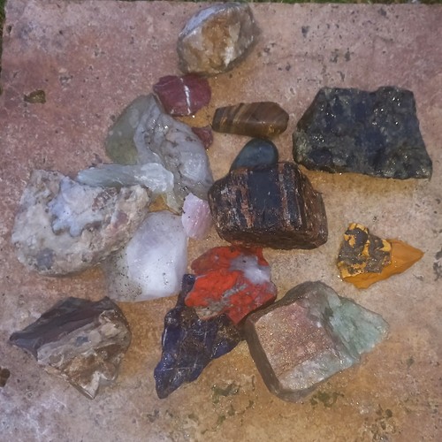 Hauferl Zeug Edelsteine Rohsteine Abschnitte Mineralien Bunter Mix 4,5 Kg Nr.7 Hauferl Zeug Edelsteine Rohsteine Abschnitte Mineralien Bunter Mix 4,5 Kg Nr.7