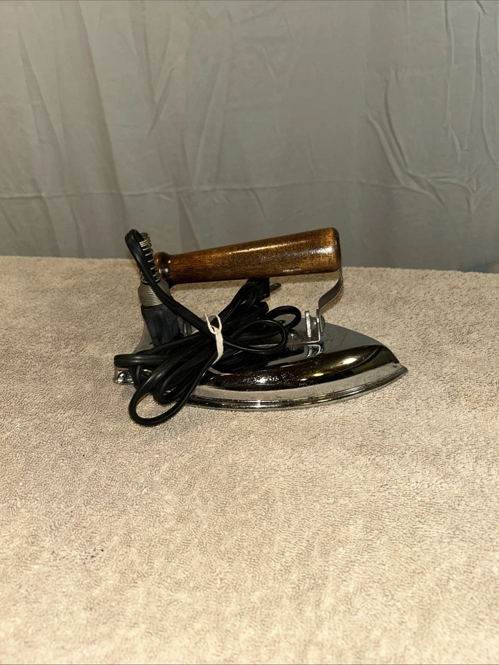 Plancha de viaje plegable Superstar con mango de madera Foto 3 de 4