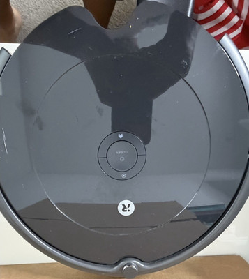 iRobot Roomba 694 Robotic Vacuum Cleaner Bagless Cordless Black w/ Charger