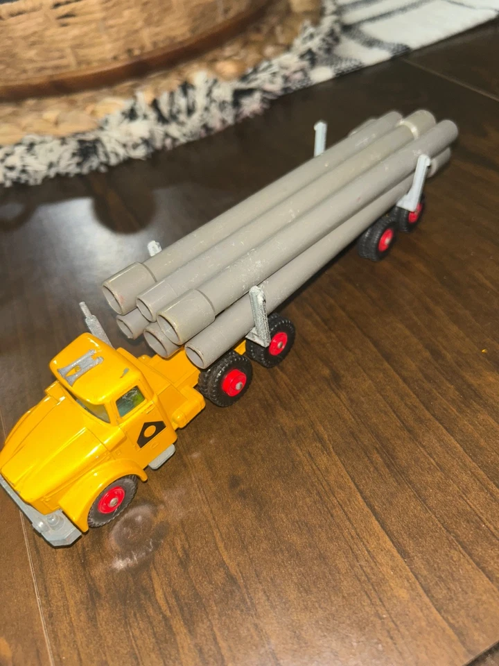 Lesney Matchbox King Size K-10/19 Pipe Truck No K-10 with Pipe missing one tire - Image 2 of 4