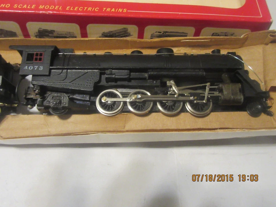 Vintage HO Scale Tyco/ Mantua Pennsylvania  4-6-2 Steam Locomotive - Image 2 of 4