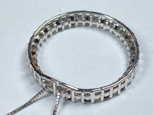 14K Gold Black & White Diamond Eternity Circle Pendant Necklace - 3.8 Grams - Picture 14 of 15