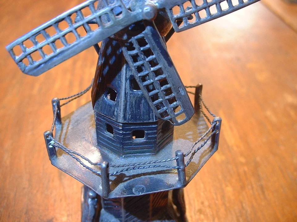 Старинная голландская миниатюрная фигурка механической ветряной мельницы из серебра 0,833 - Изображение 4 из 4