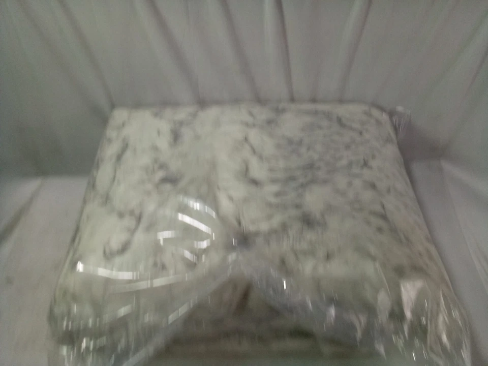 Alfombra de piel sintética Latepis, blanca/gris - tamaño plegado 26" x 24" x 8" Foto 2 de 4