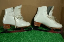 Vintage Riedell size 5 B/A ice figure skates USA made w/John Wilson Coronation