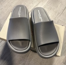 BEACH SLIDES BY J/SLIDES SQUISH NIB GREY WOMENS Size 10