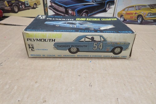 ORIGINAL 1/32 IMC 1965 PLYMOUTH FURY GRAND NATIONAL CHAMPION BUILT WITH BOX - Picture 10 of 13