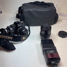 Minolta Maxxum 7000 35mm Camera W/ 2 Lenses Case And Flash