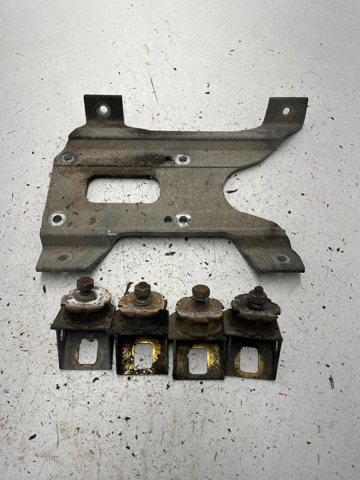 96 1996 Ski Doo Skandic 500 Rotax 500 OEM GOOD Engine Motor Mounts Mount Pan