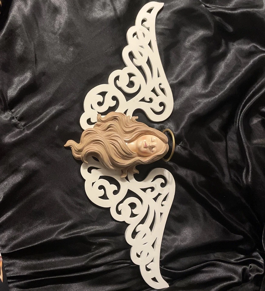 RARO DIFÍCIL DE ENCONTRAR De colección WMG Angel Country Primitivo Calado Alas Colgante de Pared 24" Foto 2 de 4