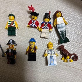 LEGO Pirates 6243 Brickbeard Buccaneers Minifigures Monkey Pirate