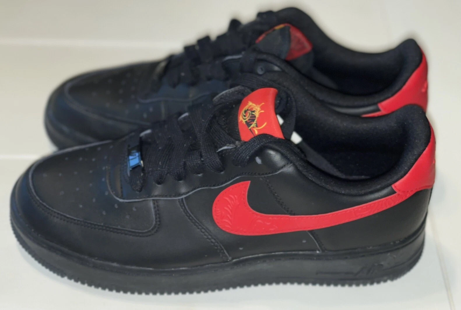 Nike Air Force 1 '07 basse donna (taglia 8 5) pelle floreale russo AJ1690 001