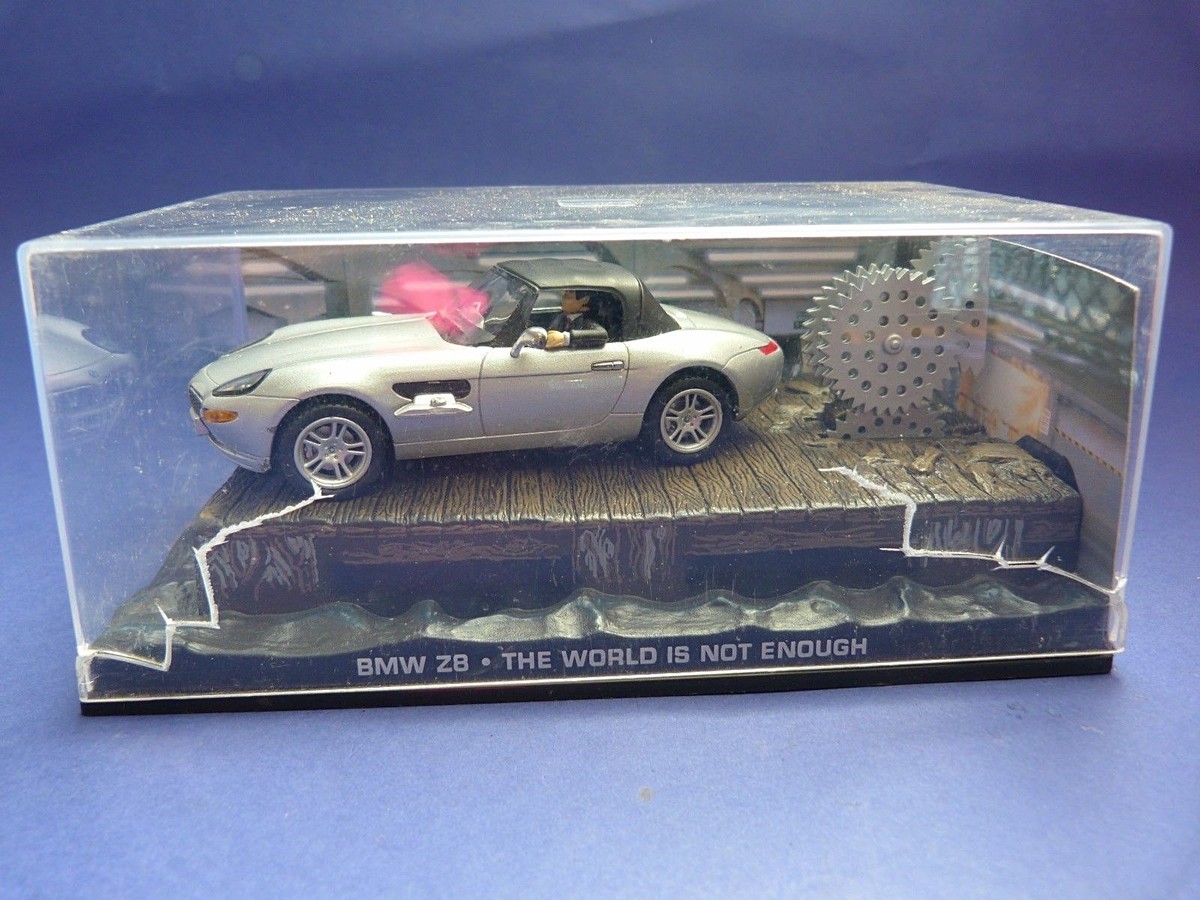 Voiture miniature 007 James Bond BMW Z8 The world is not Voiture miniature 007 James Bond BMW Z8 The world is not