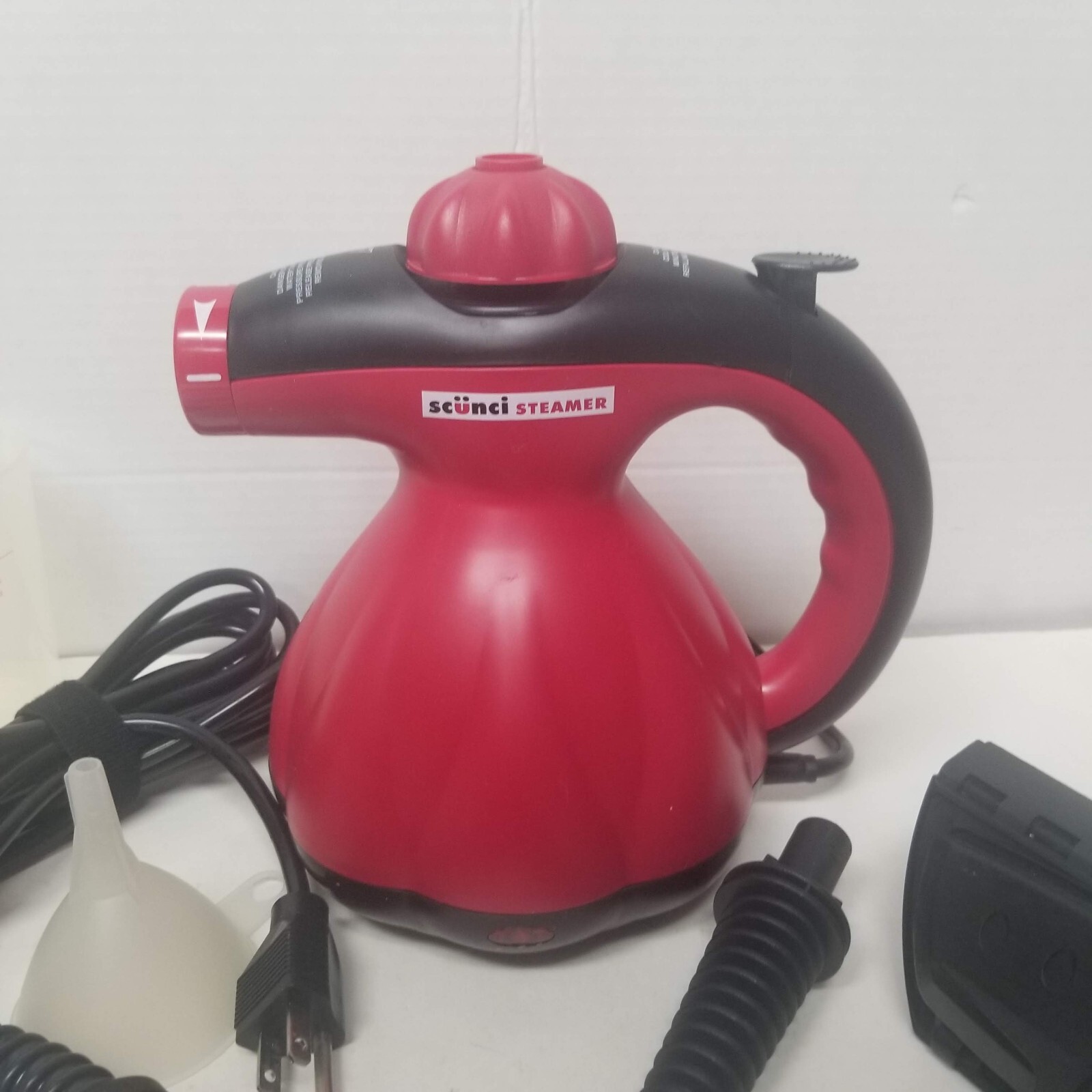 Scunci Steamer SS1000 Handheld Steam Cleaner with Attachments Storage