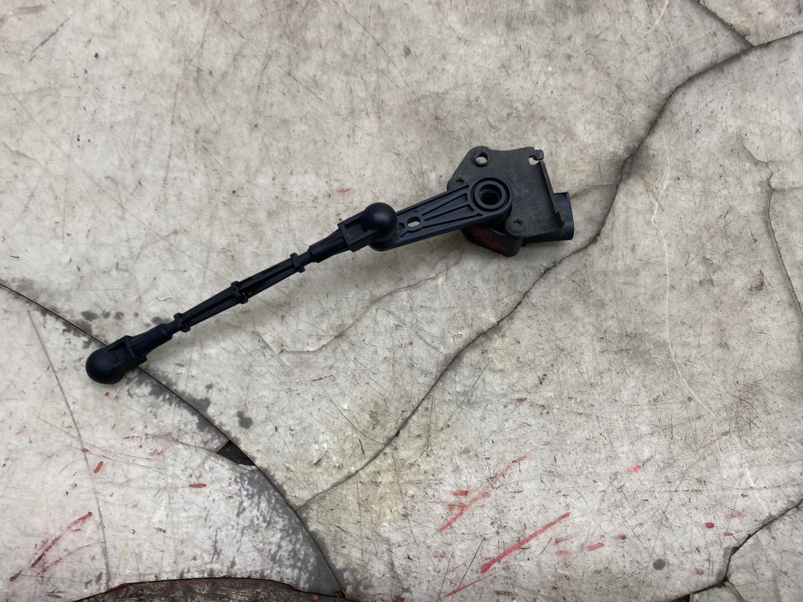 2015-2020 BENTLEY BENTAYGA OEM REAR RIGHT SUSPENSION RIDE HEIGHT LEVEL SENSOR
