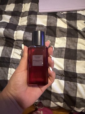 Victoria's Secret Bombshell Intense fine fragrance mist.