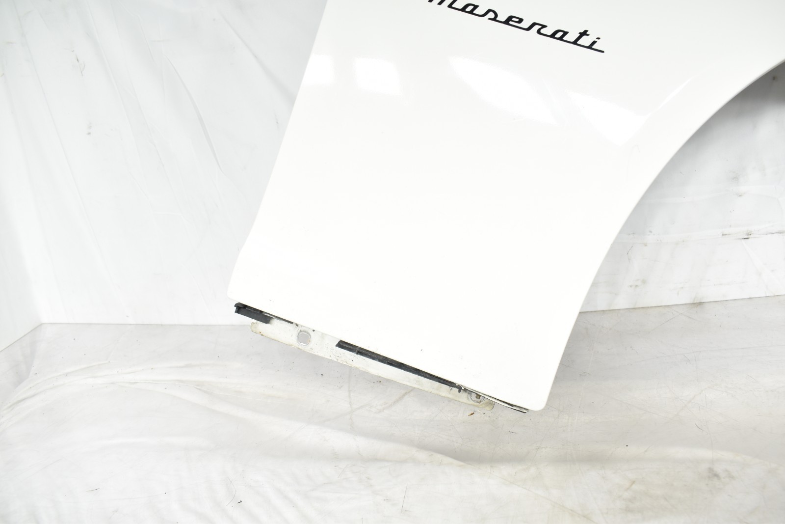 14-24 Maserati Quattroporte M156 S Q4 GTS Right Side Fender Assembly White OEM