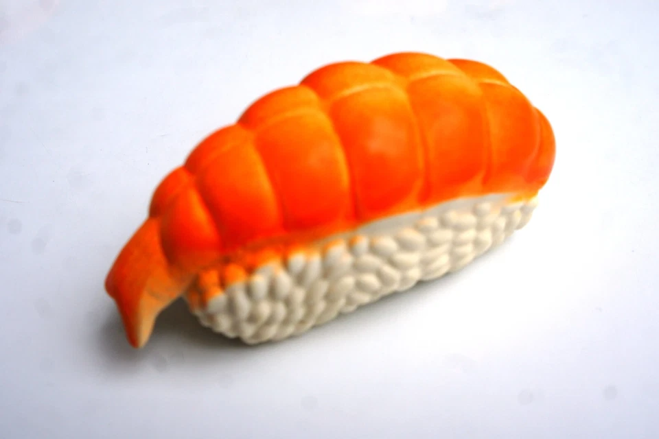 SUSHI PEQUEÑOS JUGUETES DE LÁTEX PARA PERROS LINDO CACHORRO CHIRRIANTE JUGUETES 3 ESTILOS DISPONIBLES VENDEDOR DEL REINO UNIDO Foto 4 de 4