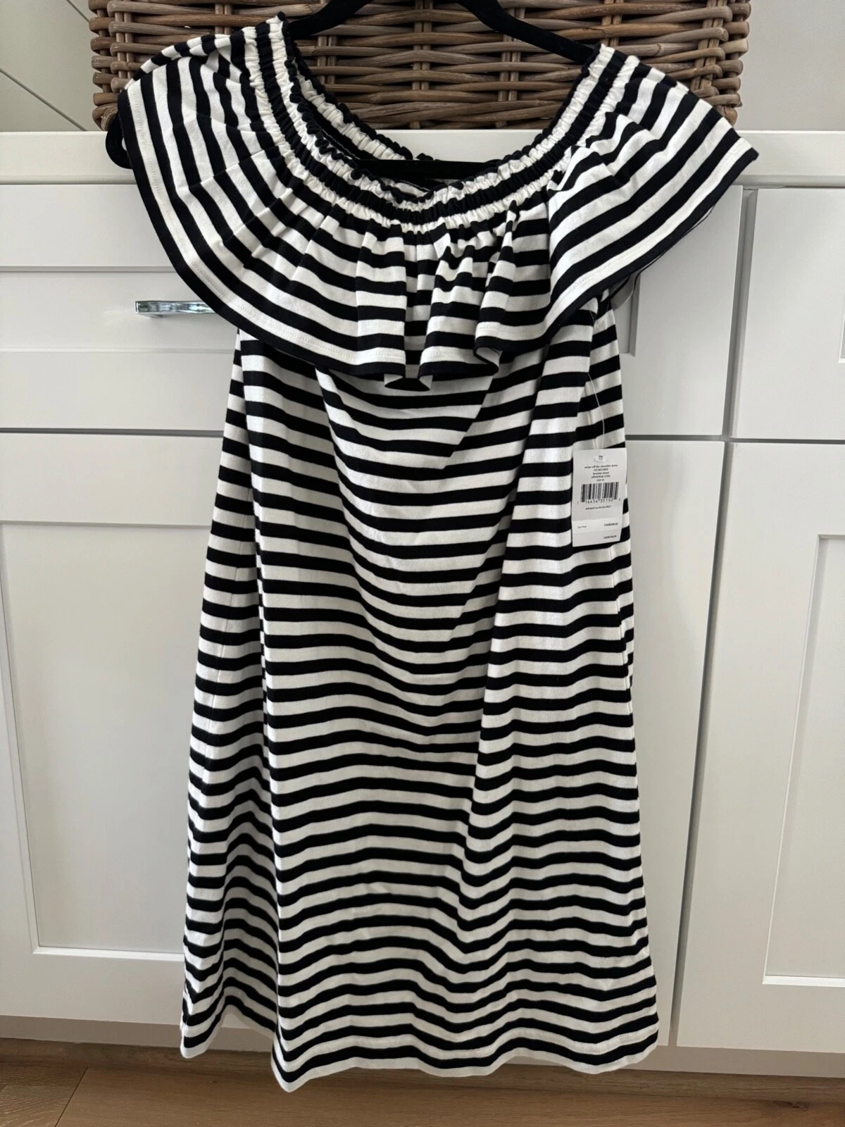 NUOVO abito Kate Spade bianco nero a righe scopa strada spalle scoperte cotone XS