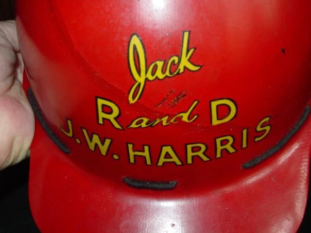 Casco de seguridad de minero de ala frontal de fibra de vidrio MSA Skullgard de 1940 DuPont Foto 4 de 4