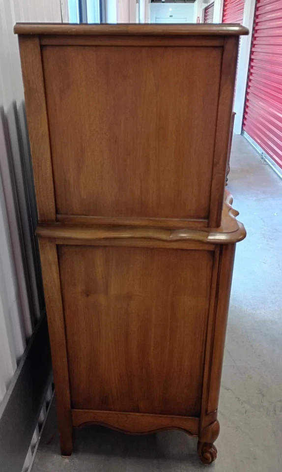 Cómoda alta French Provincial Highboy / Cómoda de White Furniture Co. Foto 4 de 4