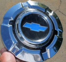 One Oem 1969-1975 Chevrolet Truck 10.5 Dog Dish Chrome Hubcap Blue Bowtie