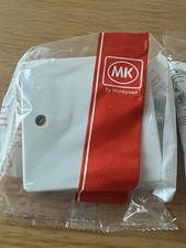 MKK1090 White  1G Flex Outlet At Bottom Front Plate