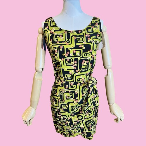 Vintage 1990s Does 1960s Green Tiki Groovy Floral Sarong Style Tie Shift Dress