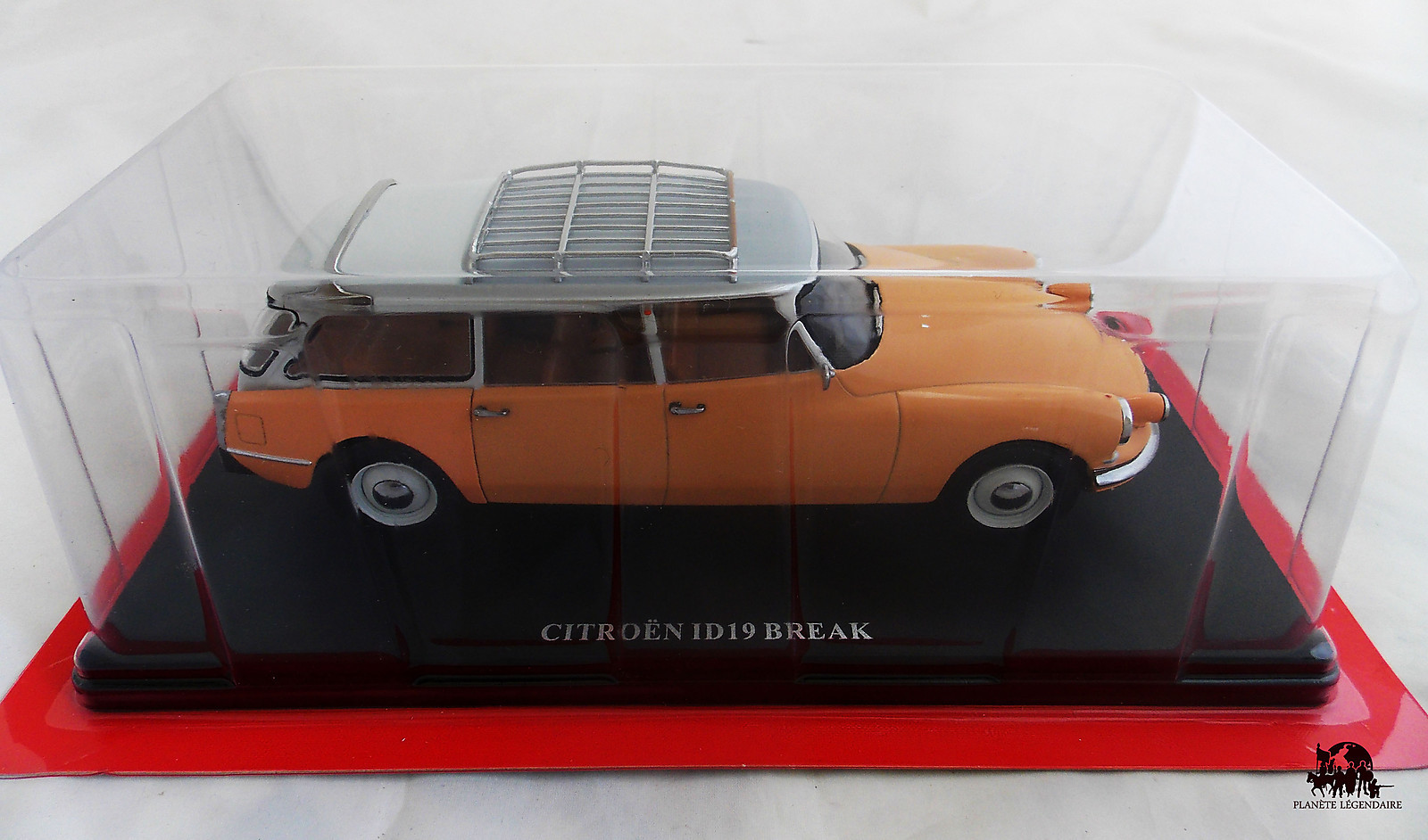Voiture miniature Citroën ID 19 Break 1958 IXO 1/24 en métal injecté gris