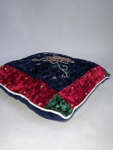 Cuscino natalizio vintage in velluto schiacciato con paillettes Poinsettia 11” x 11” - Foto 9 di 10