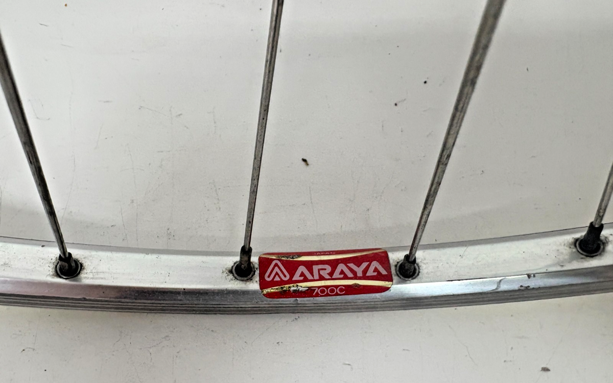 Vintage Araya 36-Spoke Silver Aluminum 700C Front Wheel Shimano