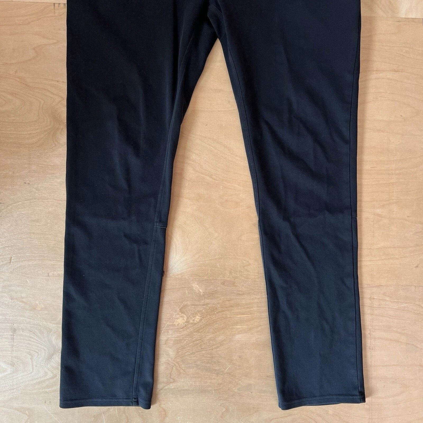 vuori everything lightweight athleisure workwear comfy pants