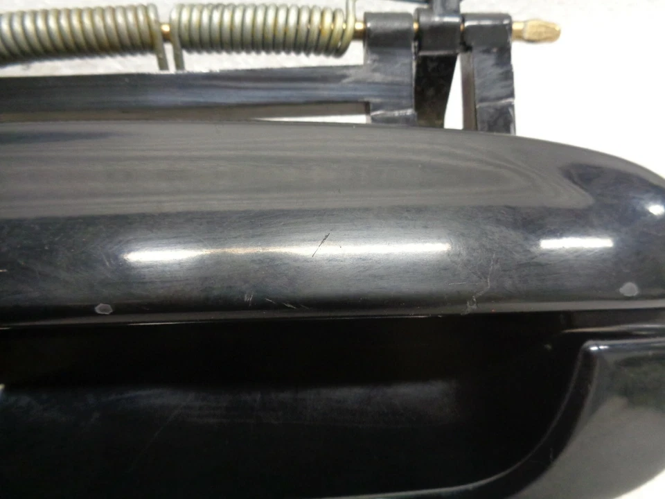 Manija de puerta exterior trasera derecha negra OEM DK902215 2003-2007 Cadillac CTS Foto 4 de 4